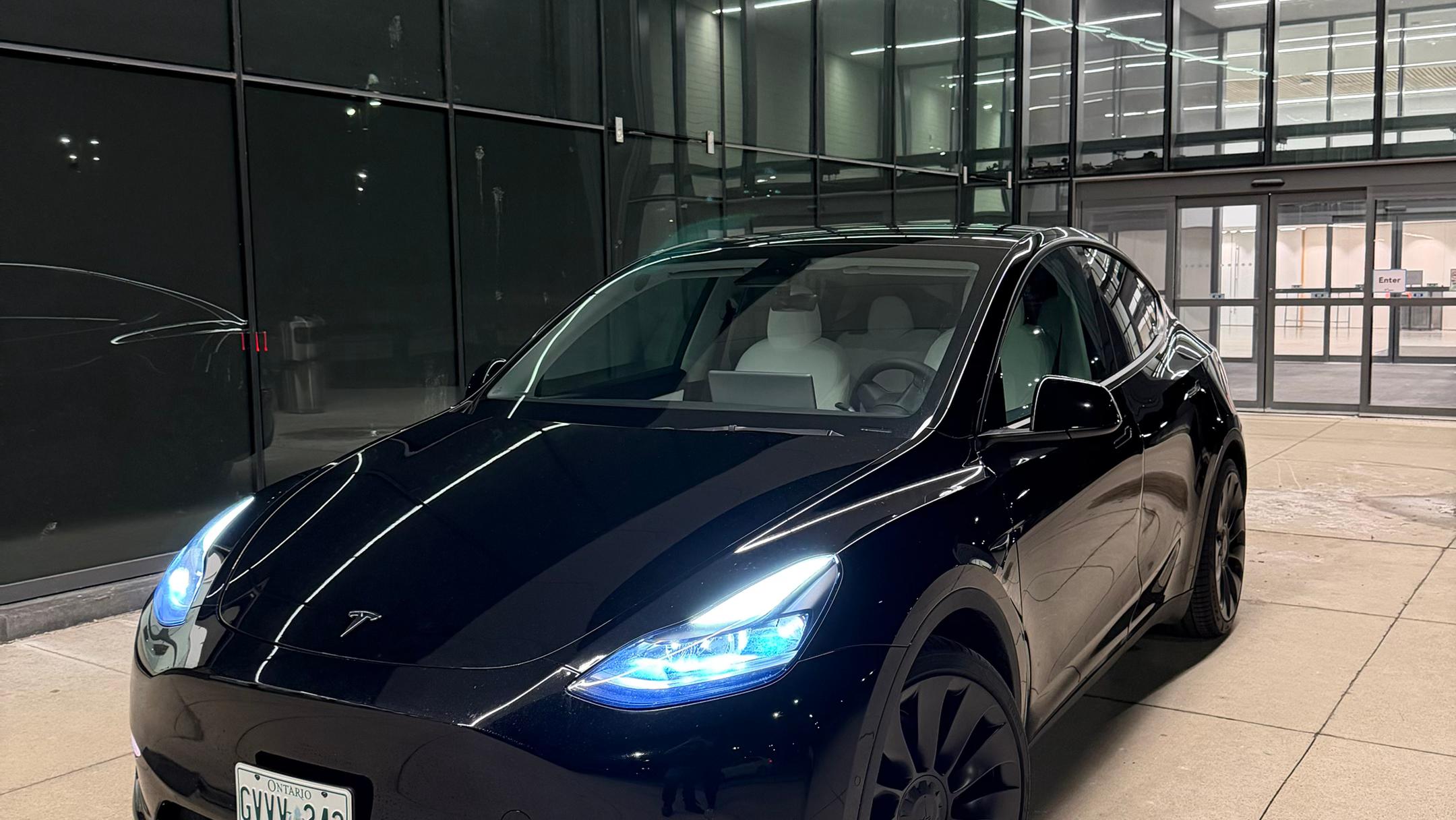 Tesla Model Y 2022 in Oakville, ON