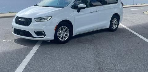 Chrysler Pacifica 2023