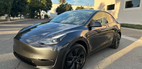 Tesla Model Y 2025