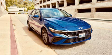 Hyundai Elantra Hybrid 2024