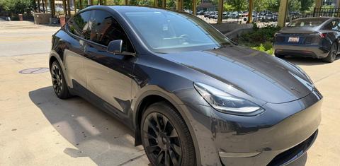 Tesla Model Y 2025