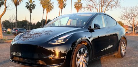 Tesla Model Y 2024