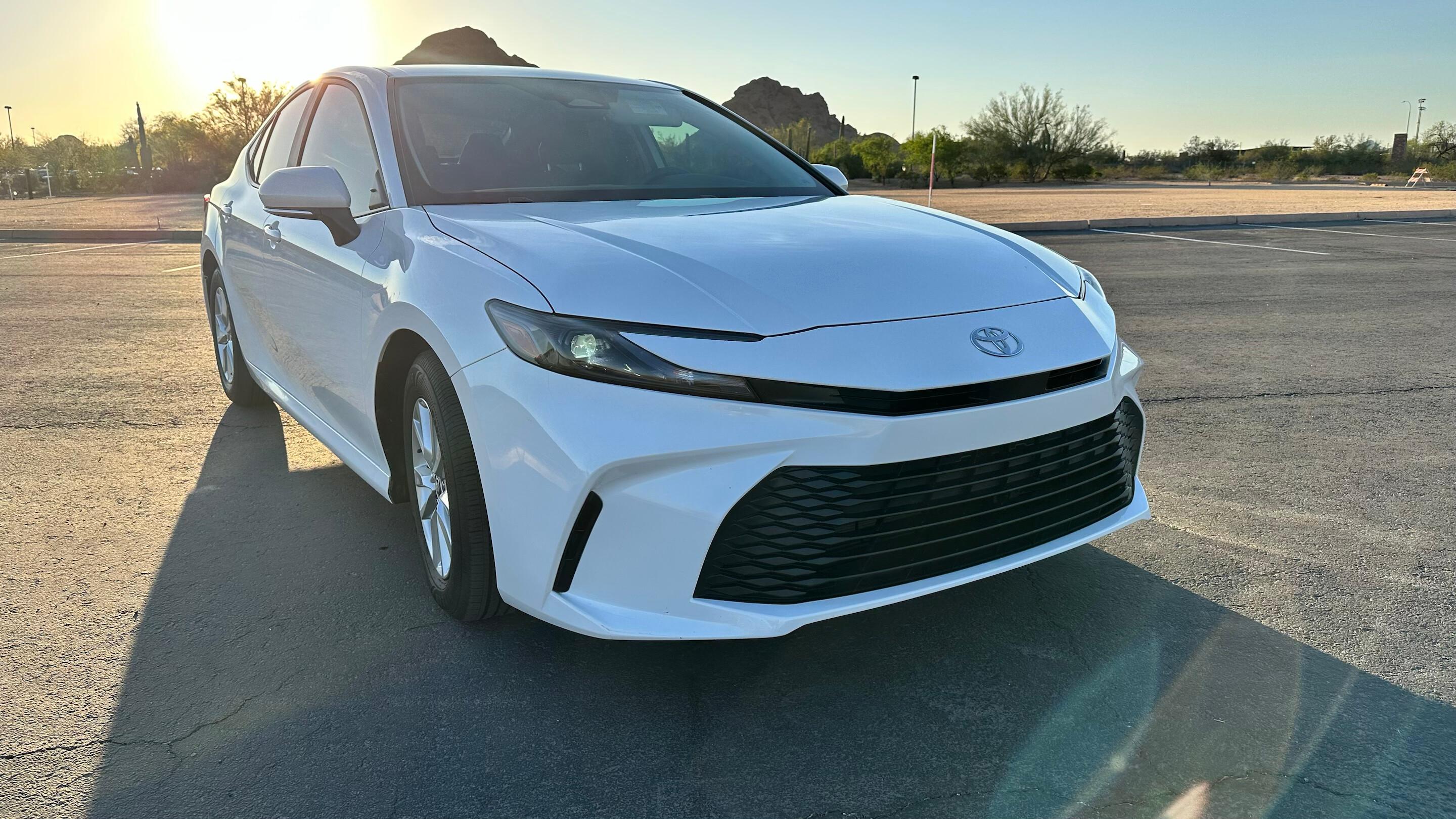 Toyota Camry Hybrid 2025 in Phoenix, AZ