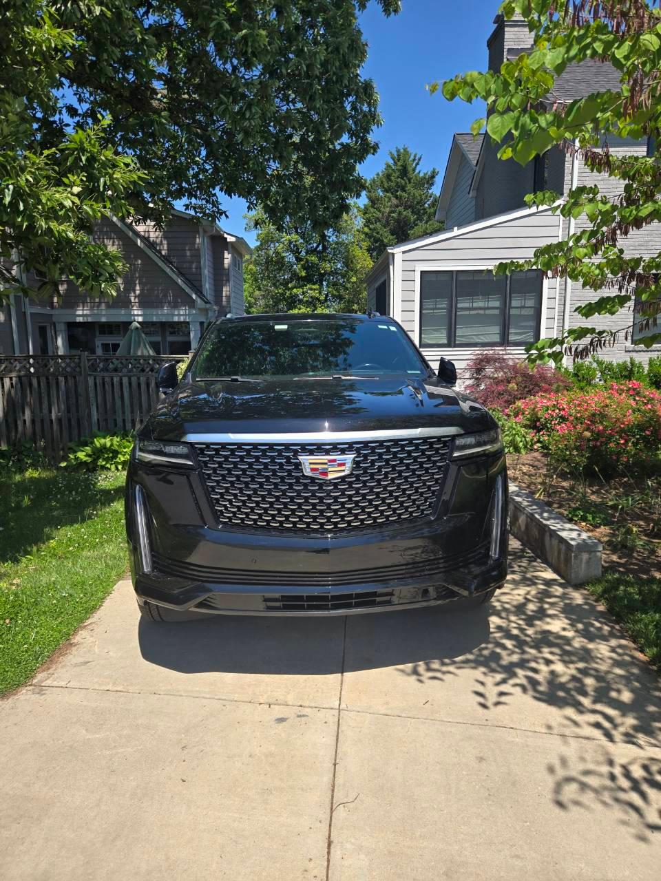 Cadillac Escalade ESV 2023 in 
