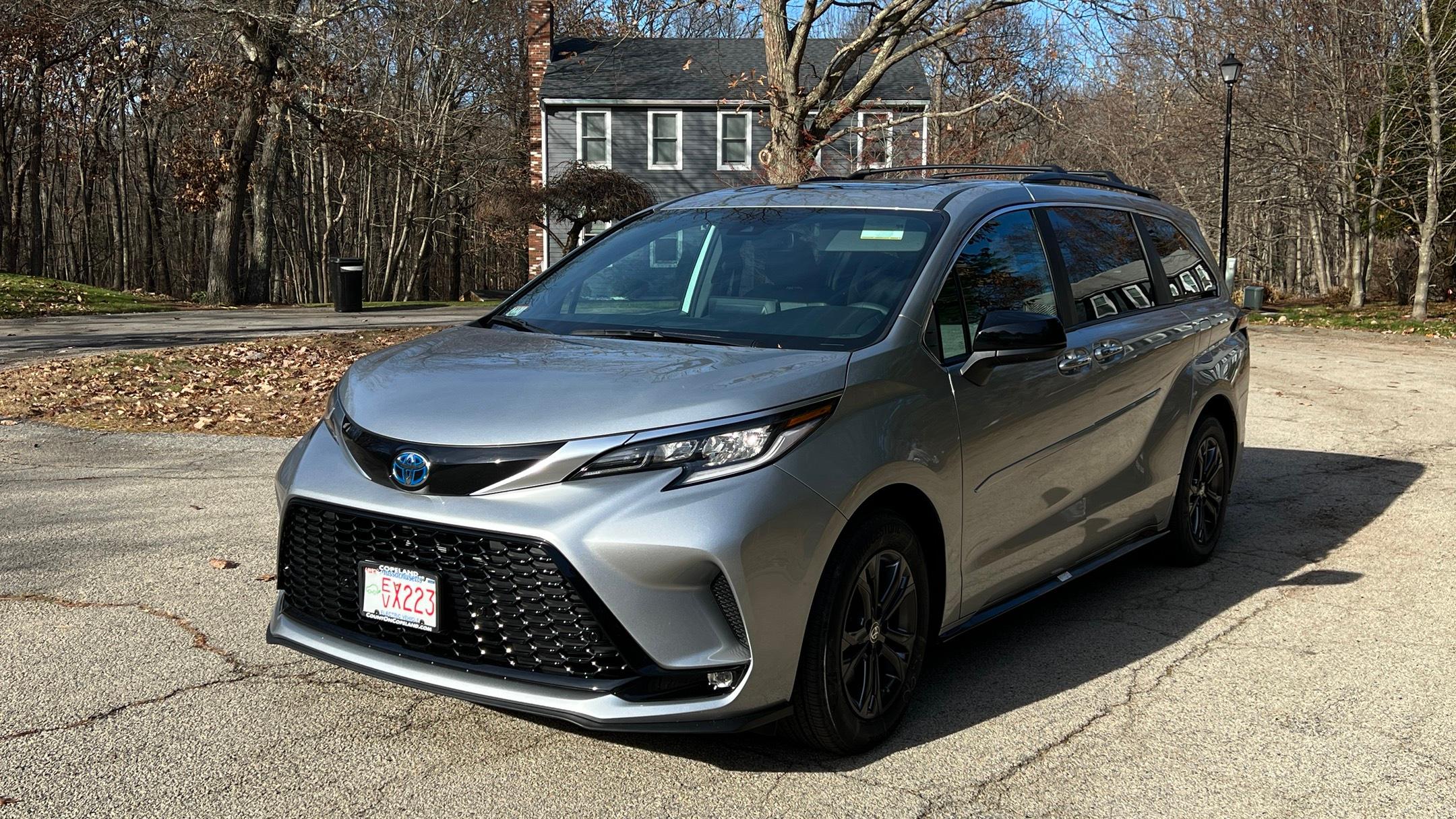Toyota Sienna 2024 in Boston, MA