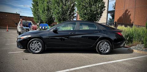 Hyundai Elantra 2024