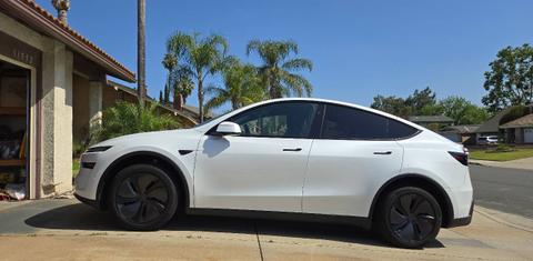 Tesla Model Y 2026