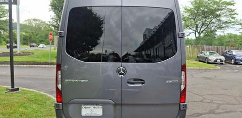Mercedes-Benz Sprinter 2024