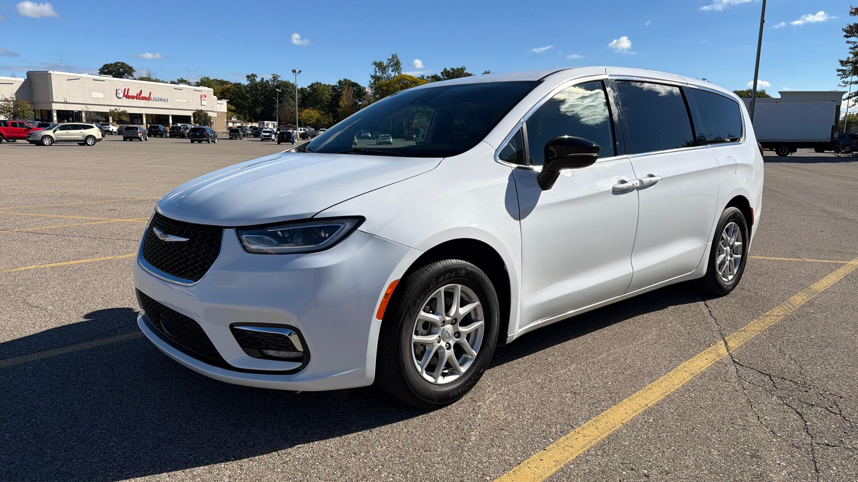 Chrysler Pacifica 2025 in Dearborn Heights, MI