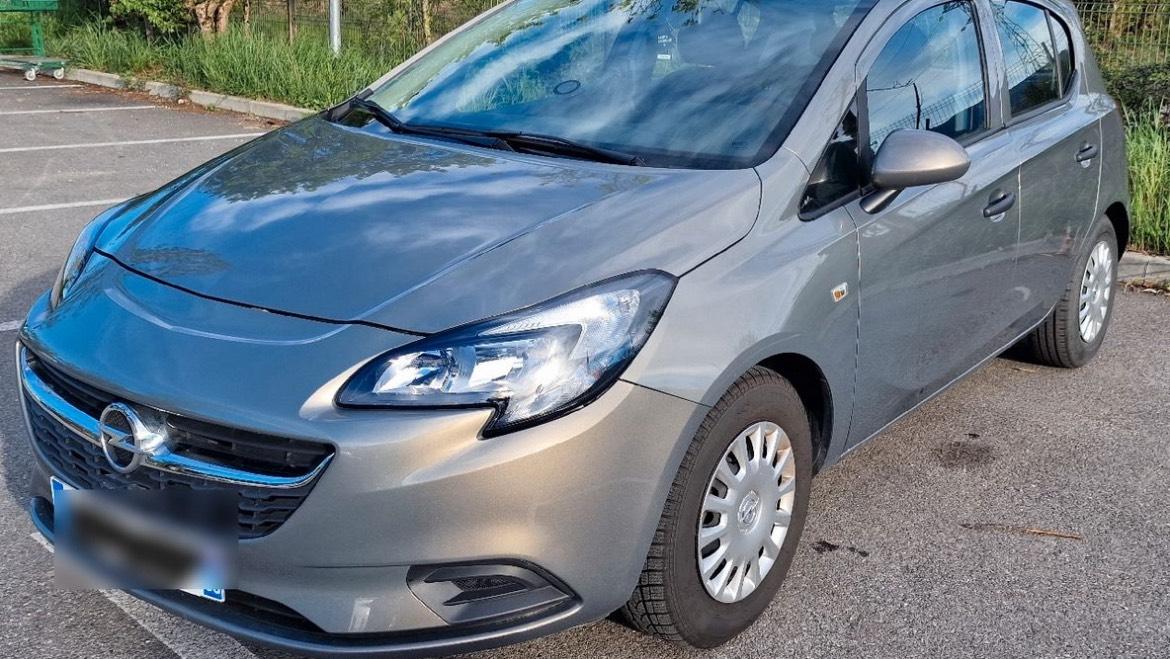 Opel CORSA 2015 à Chambéry