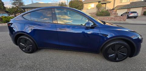 Tesla Model Y 2026