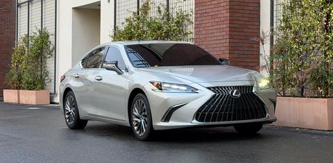 Lexus ES 2025