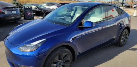 Tesla Model Y 2024