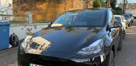 Tesla Model Y 2025