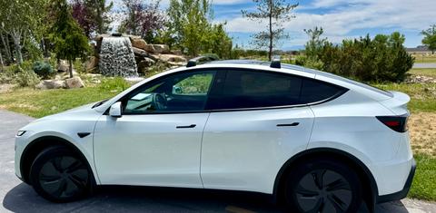 Tesla Model Y 2026