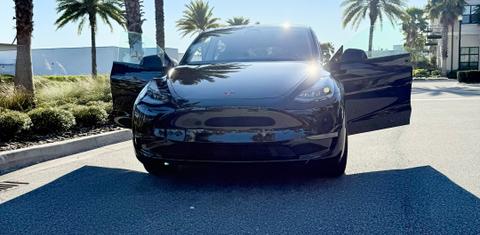 Tesla Model Y 2025