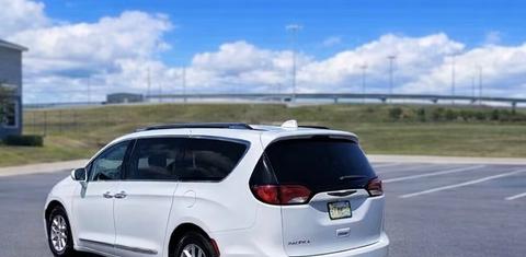 Chrysler Pacifica 2017