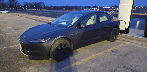 Tesla Model 3 2024