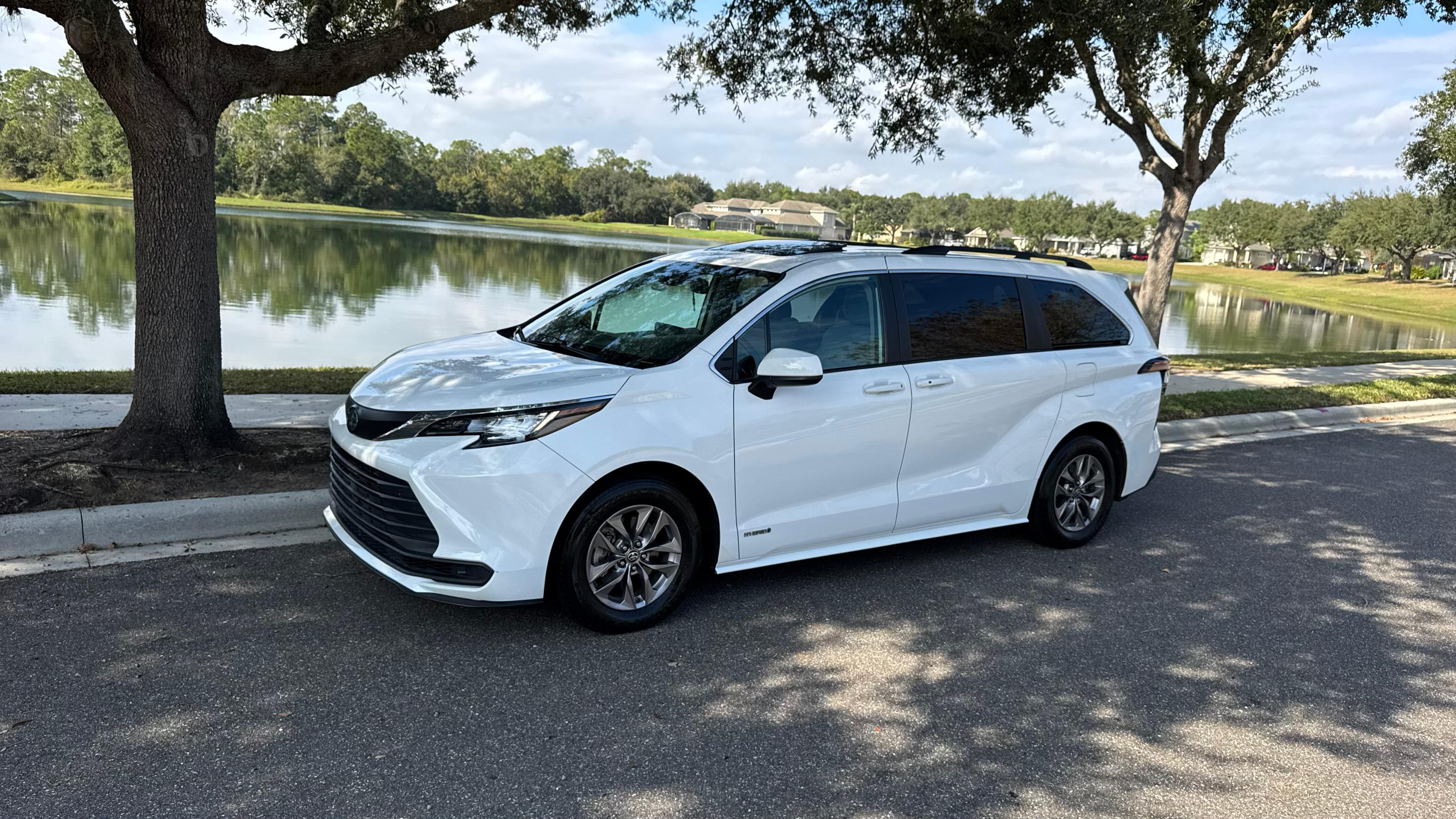 Toyota Sienna 2021 in Windermere, FL