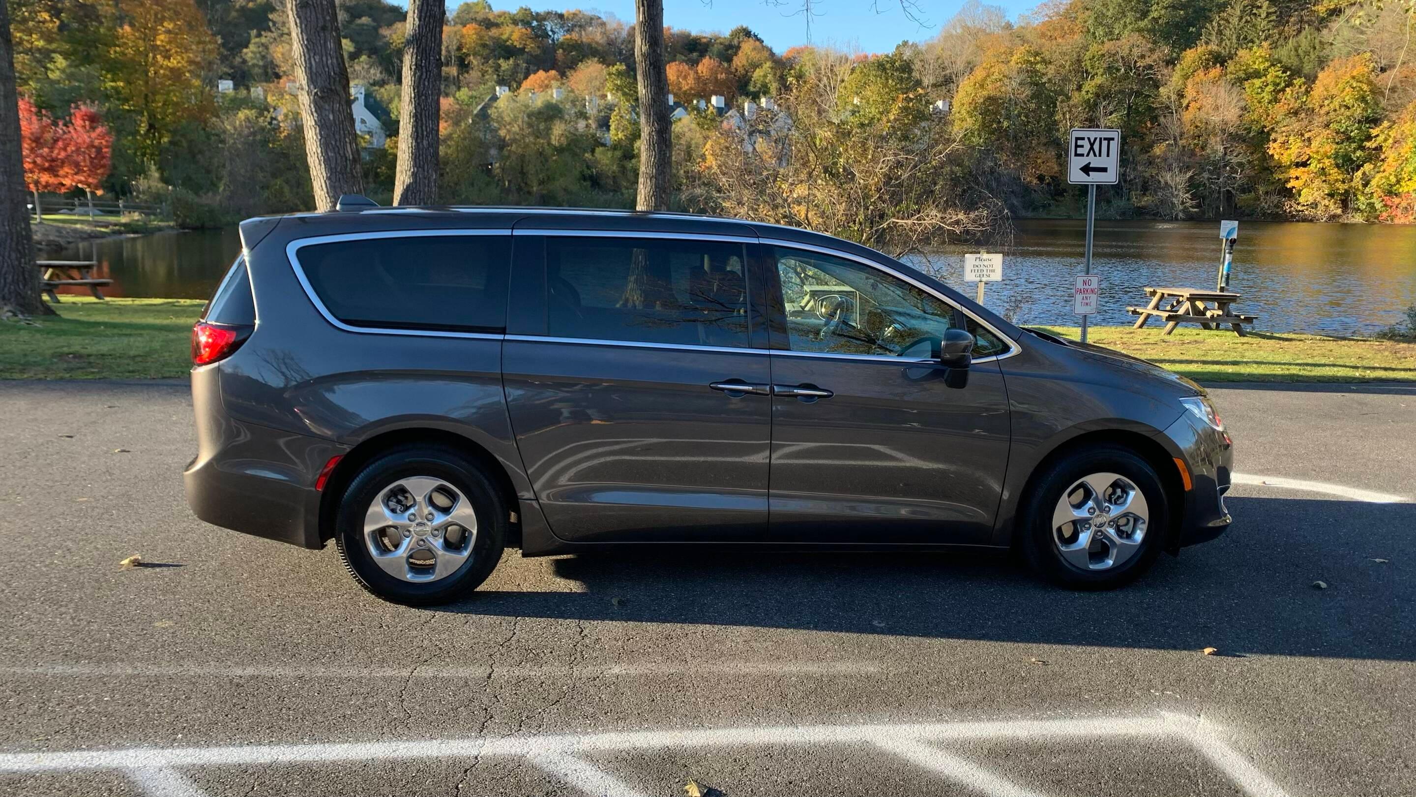 Chrysler Pacifica 2020 in Brookfield, CT