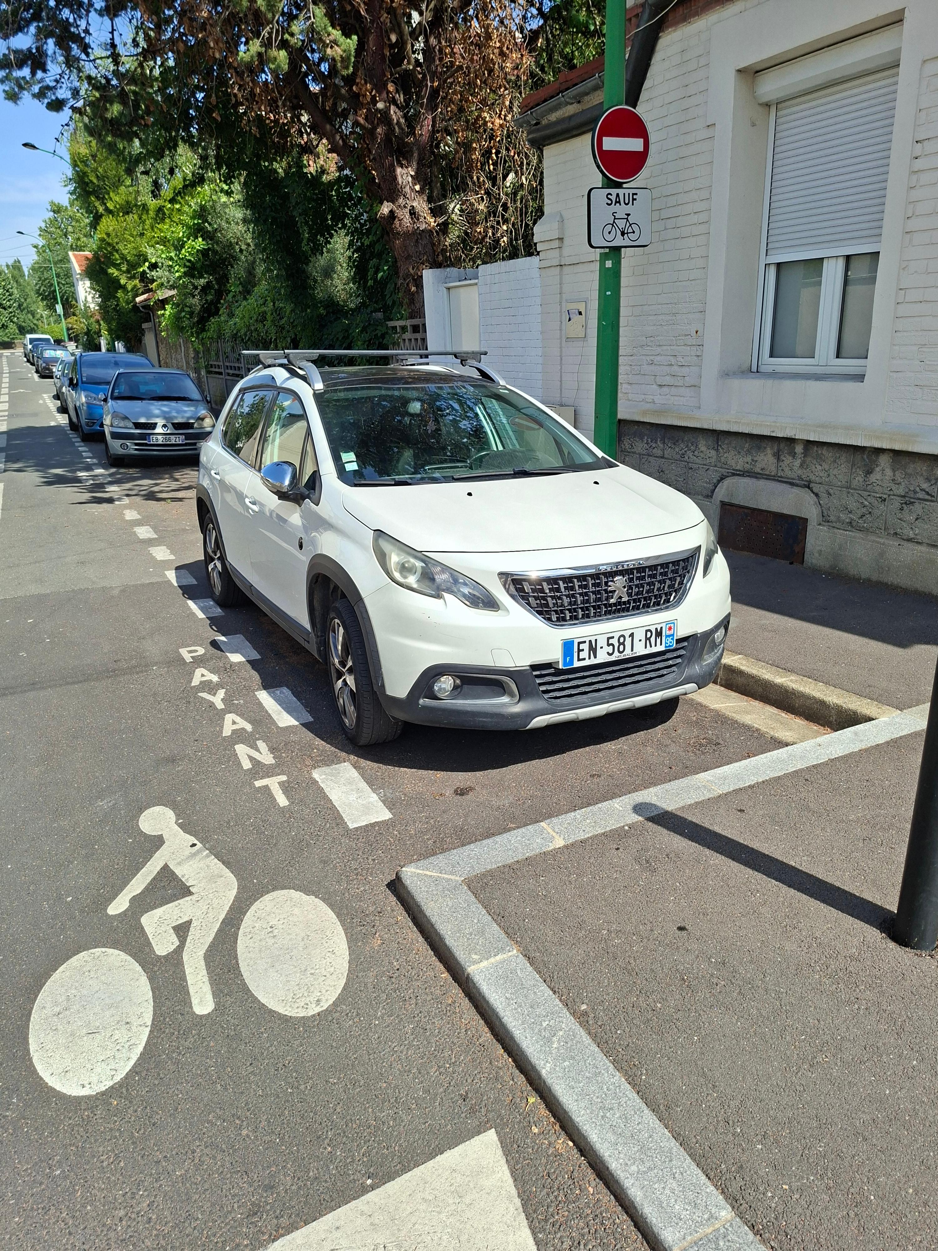 Peugeot 2008 2017 à Alfortville