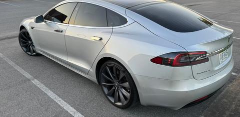Tesla Model S 2018