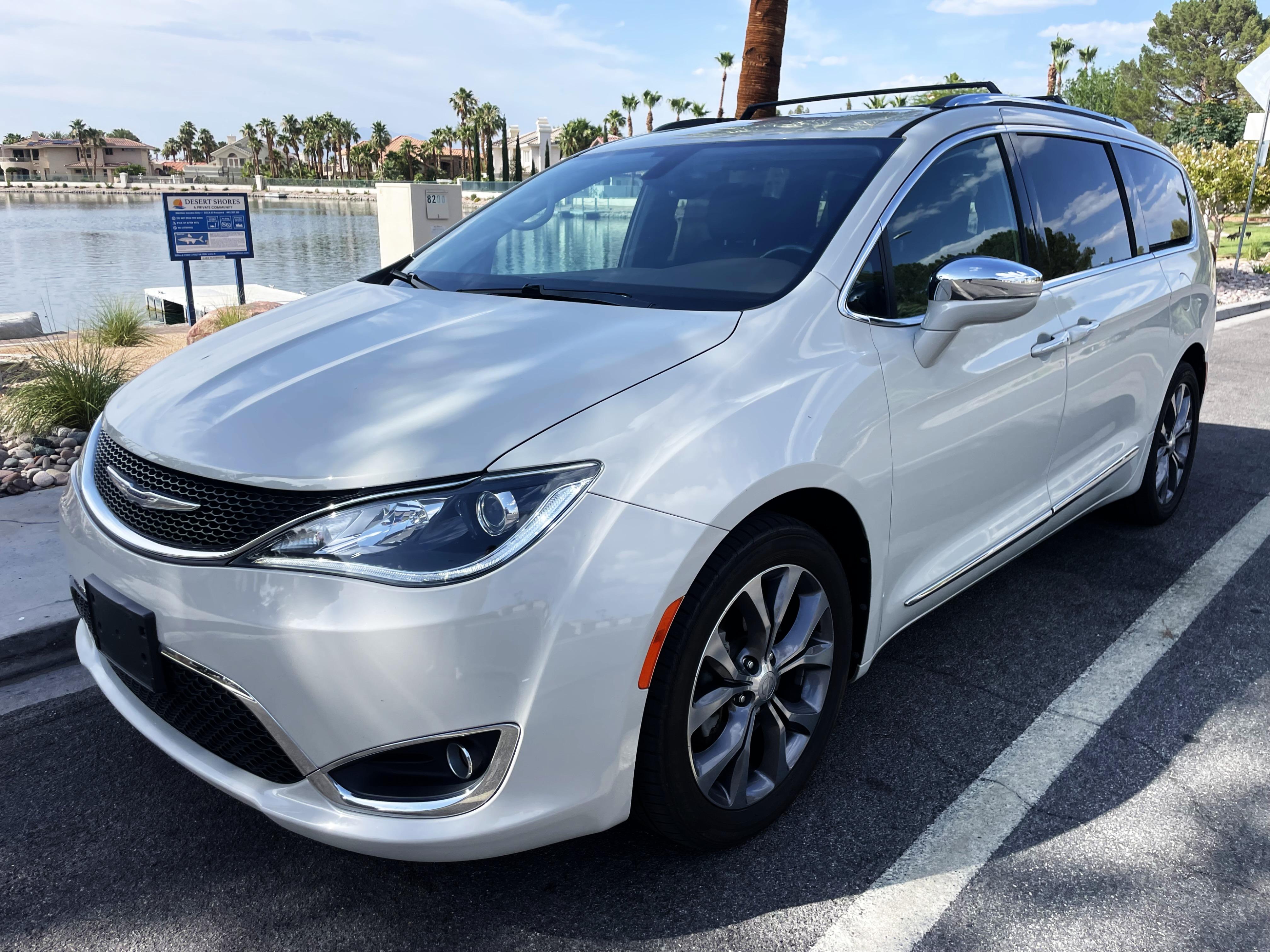 Chrysler Pacifica 2017 in Las Vegas, NV