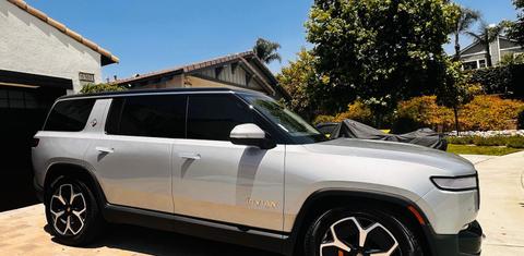Rivian R1S 2024