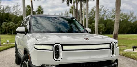 Rivian R1S 2024