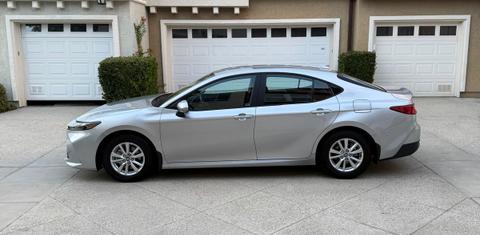 Toyota Camry Hybrid 2026