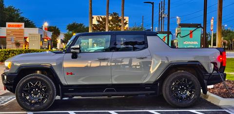 GMC HUMMER EV 2025