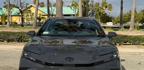 Toyota Camry Hybrid 2026