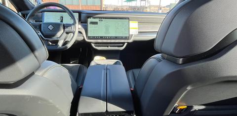 Rivian R1S 2026