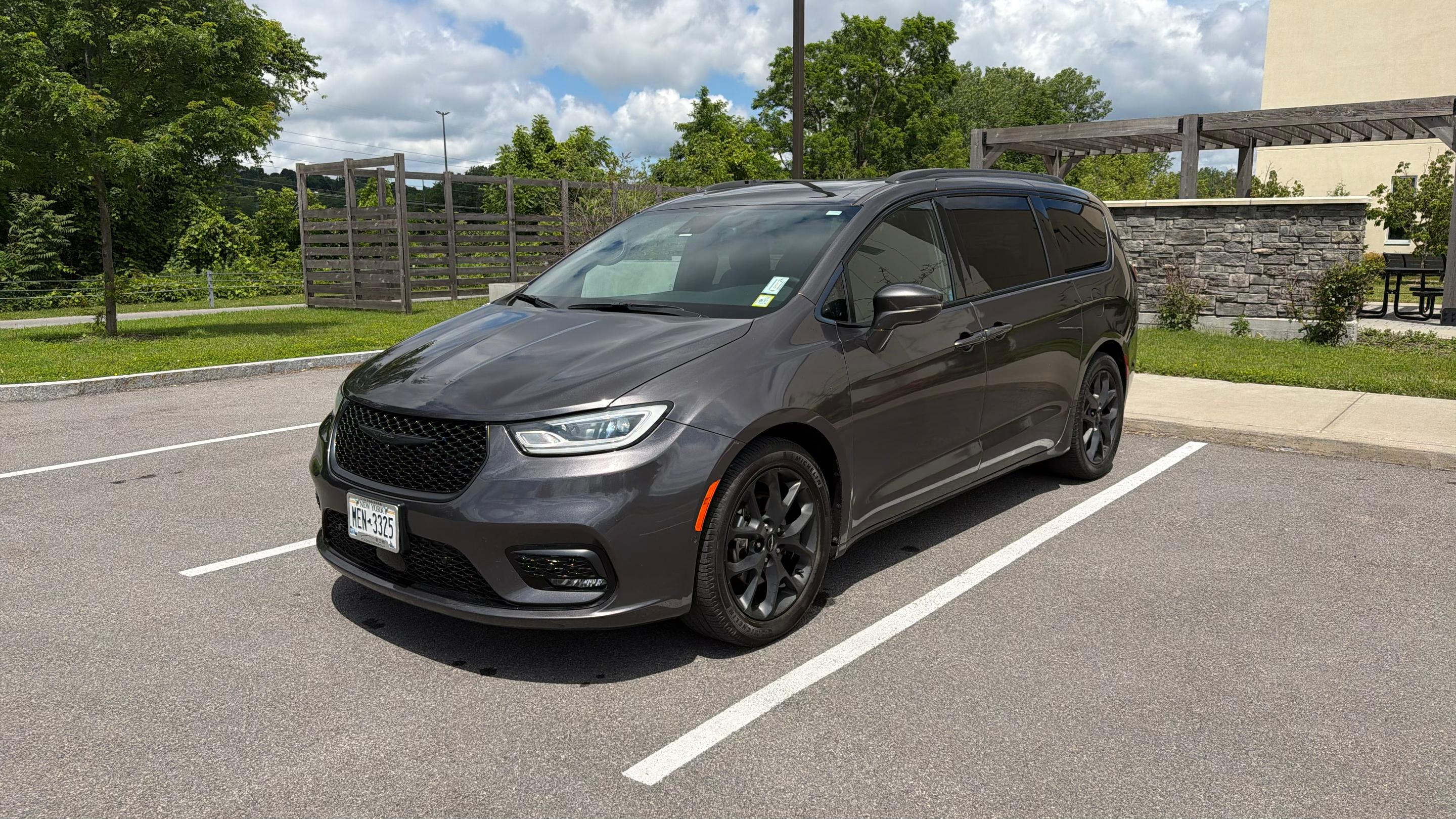 Chrysler Pacifica 2021 in Syracuse, NY