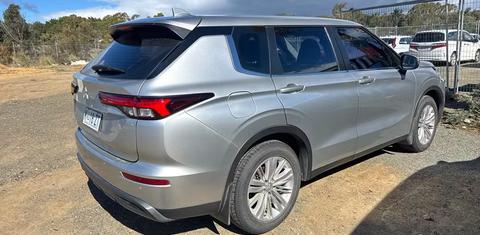Mitsubishi OUTLANDER 2021