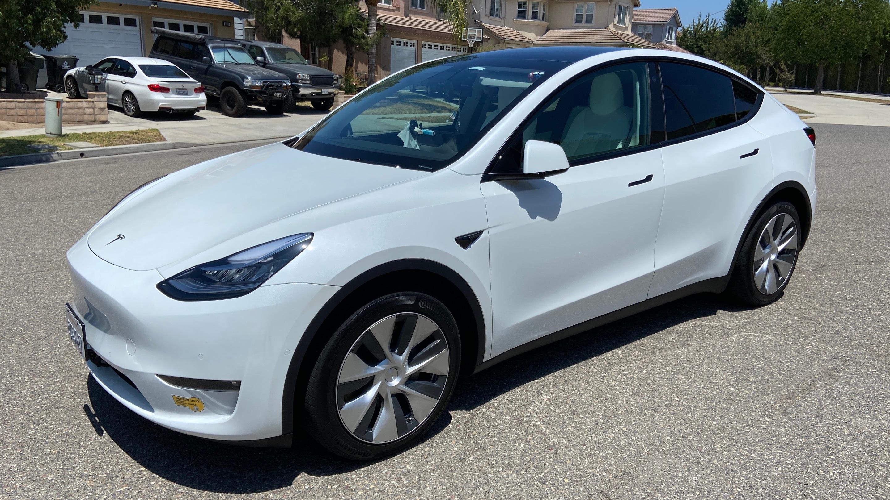 Tesla Model Y 2022 in Anaheim, CA
