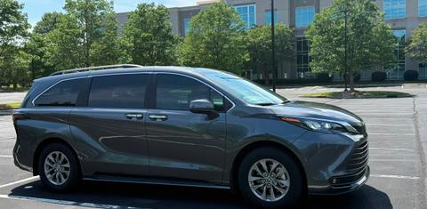 Toyota Sienna 2025