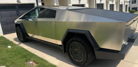 Tesla Cybertruck 2026