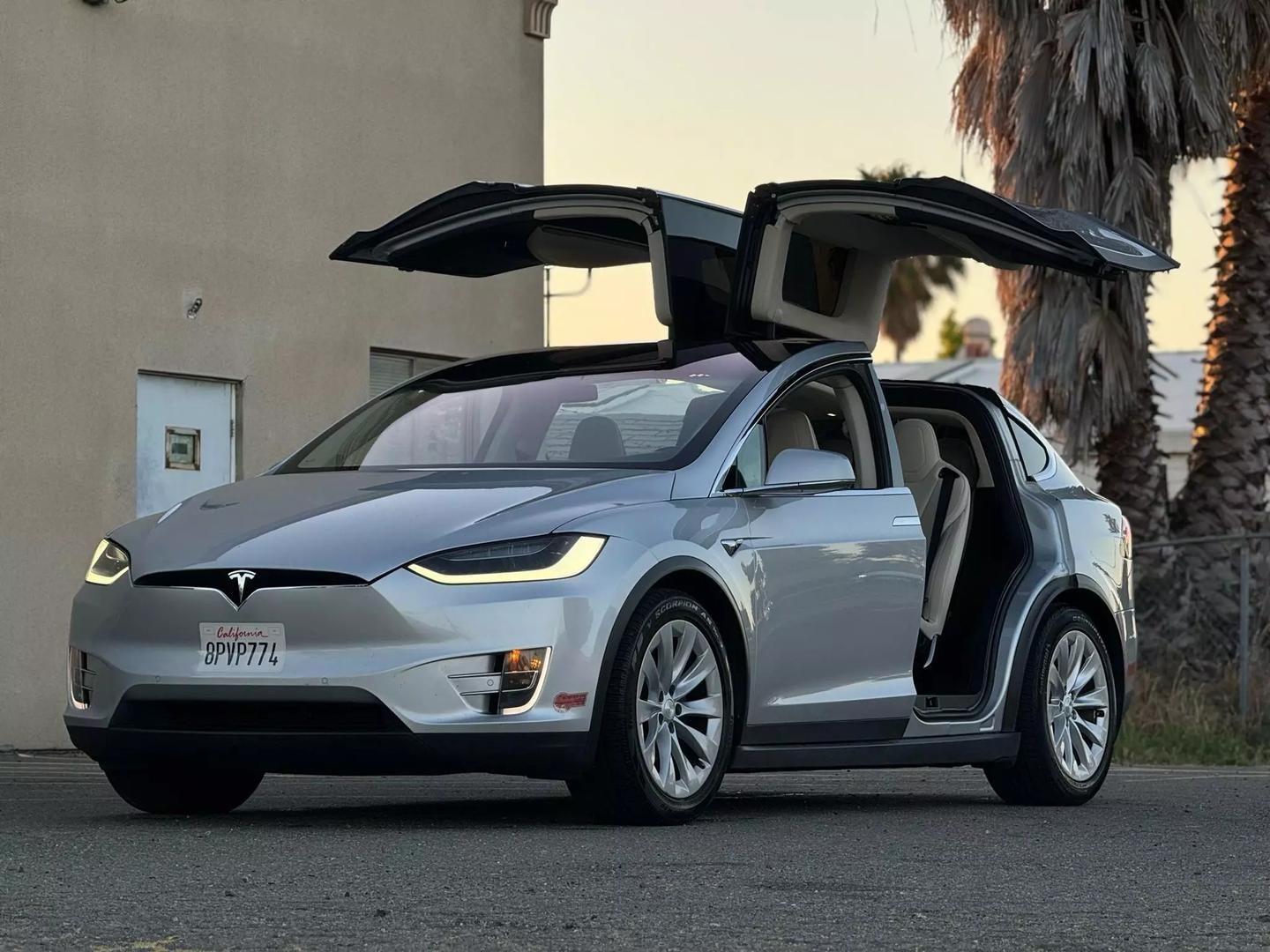 Tesla Model X 2018 in Sacramento, CA