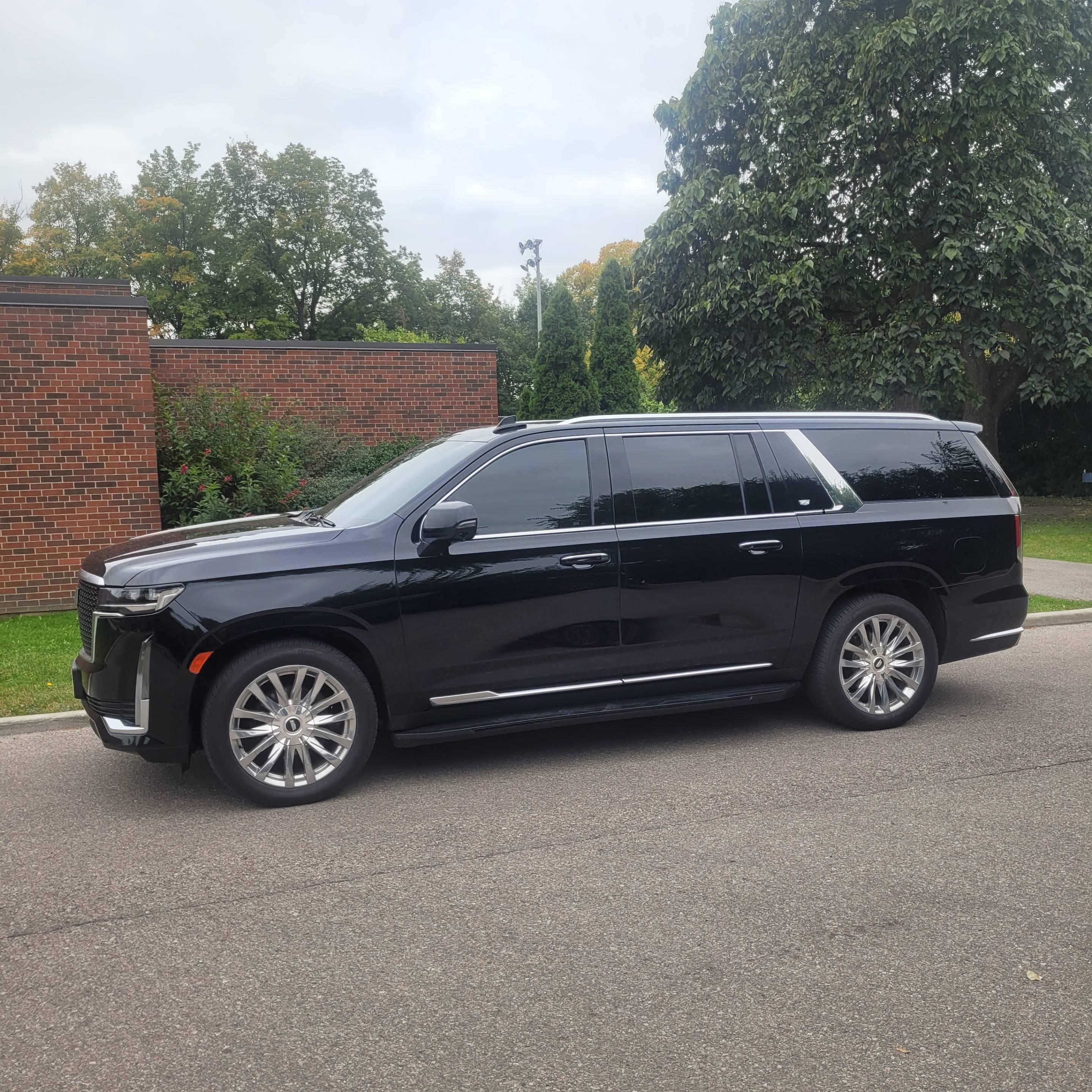 Cadillac Escalade ESV 2023 à Toronto, ON