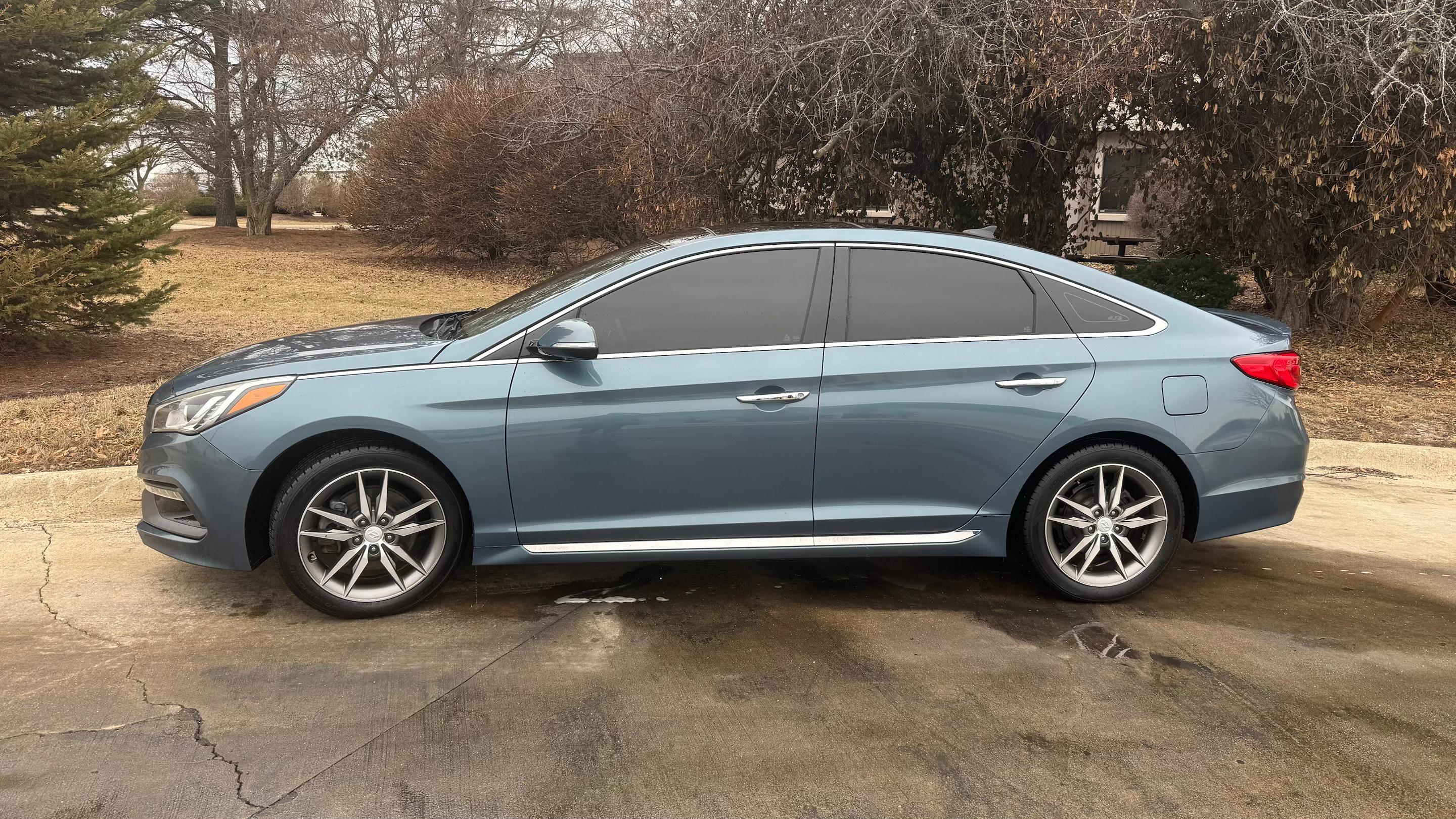 Hyundai Sonata 2015 in Bloomington, IL