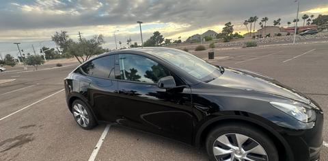 Tesla Model Y 2024
