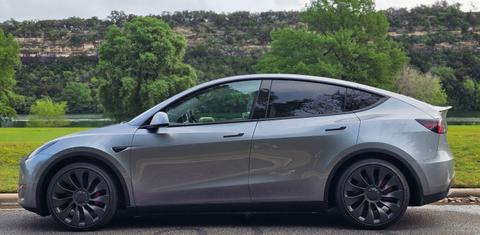Tesla Model Y 2024