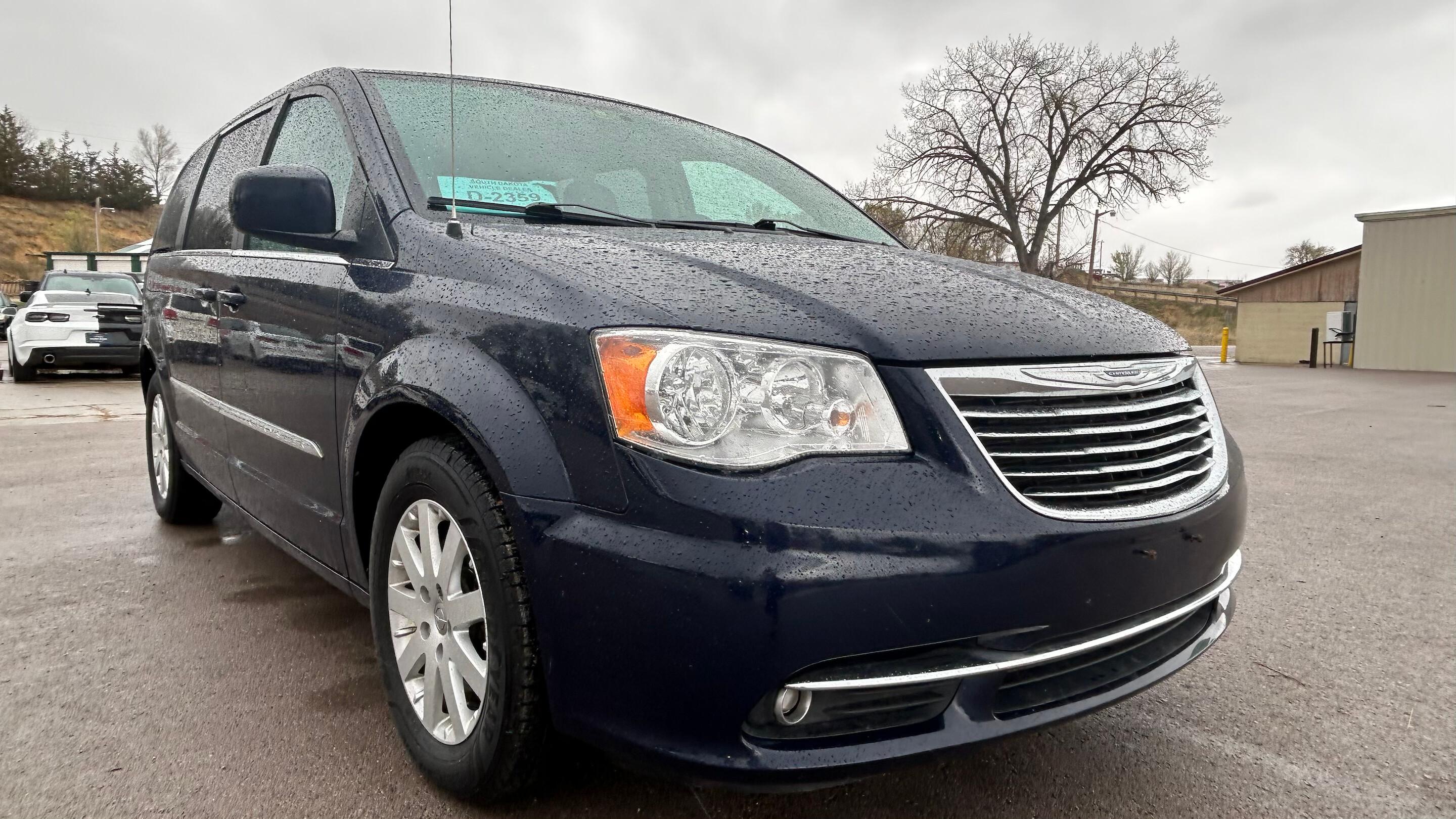 Chrysler Town & Country 2015 in Rapid City, SD