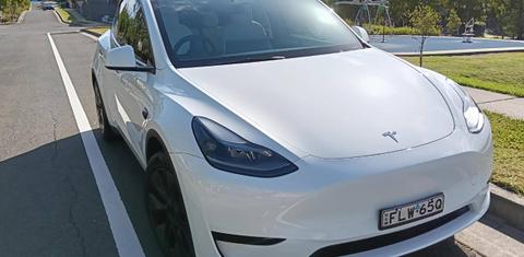 Tesla MODEL Y 2024
