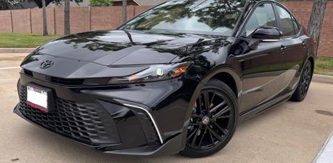 Toyota Camry Hybrid 2026