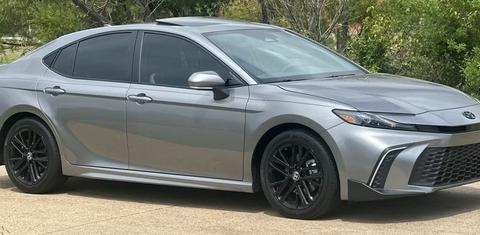 Toyota Camry Hybrid 2025