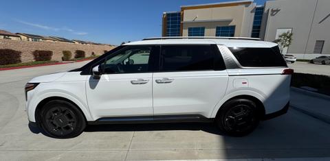 Kia Carnival Hybrid 2025
