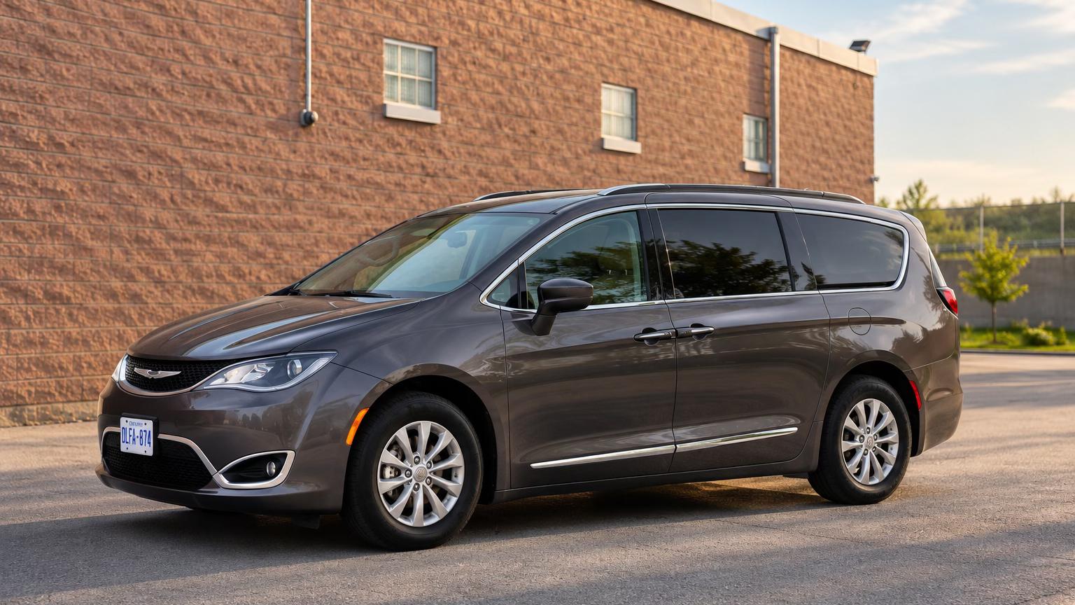 Chrysler Pacifica 2017 in Toronto, ON