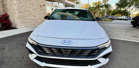 Hyundai Elantra 2025